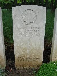 Etaples Military Cemetery - Stewart, George Arthur